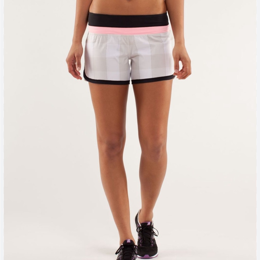 Lululemon Athletica Groovy Run shorts. Gingham plaid size 8. - Picture 2 of 9